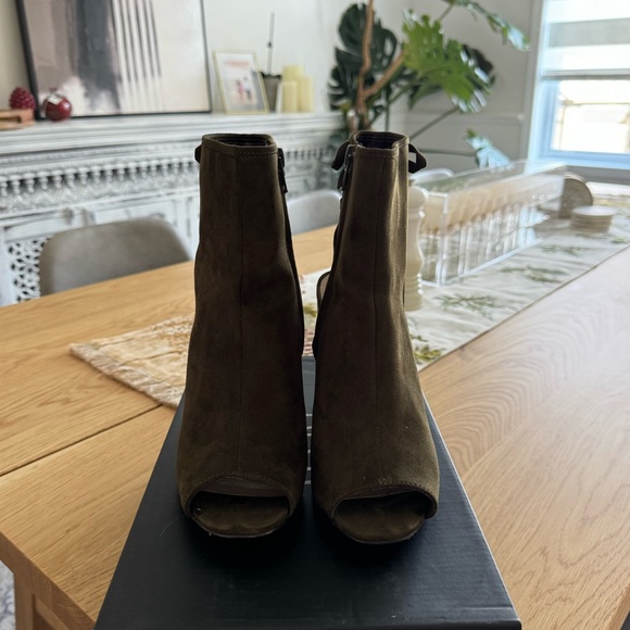 Aldo Peep Toe Suede Heels - Picture 2 of 4